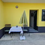 7 Apartment Vrbnik (Primorje-Gorski Kotar)