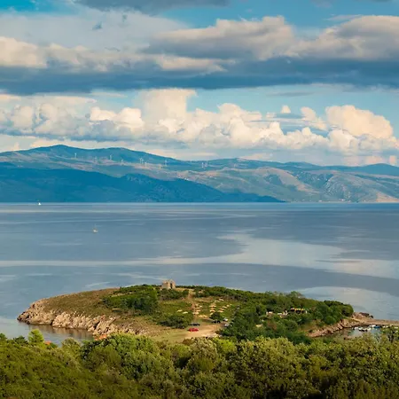 7 Vrbnik (Primorje-Gorski Kotar)