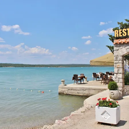 Apartment 7 Vrbnik (Primorje-Gorski Kotar)